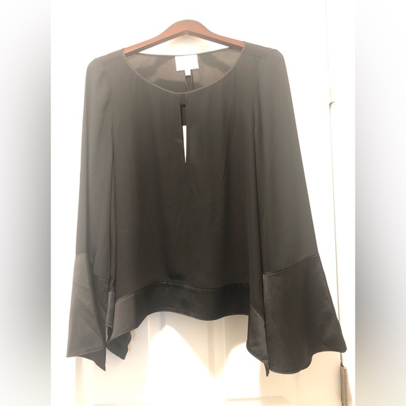 🥳B-DAY SALE❤️NWT Cinq A Sept Maia Flare-Sleeve Keyhole Blouse - Picture 3 of 11